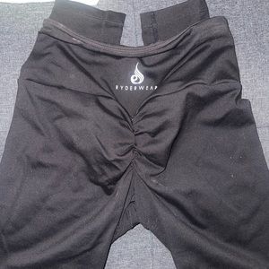 Ryderwear Leggings with Scruch in the Butt
